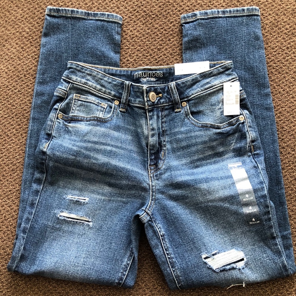 NWT! Maurice’s Slim Straight Distressed Jeans